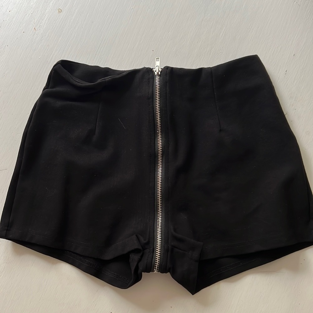The Kript full zip black shorts